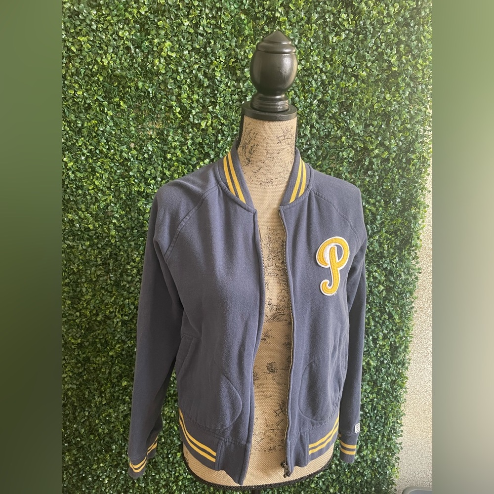 Zip up jacket/sweater
